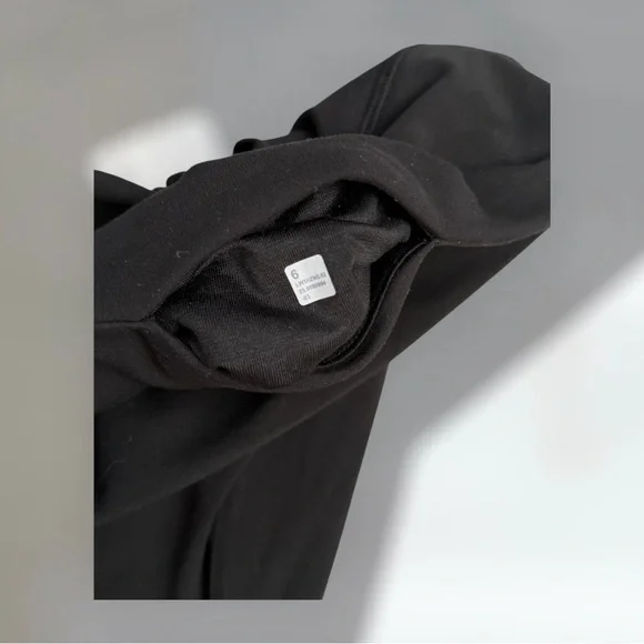 NWOT Lululemon Align Pant 25”
Black - Picture 5 of 5